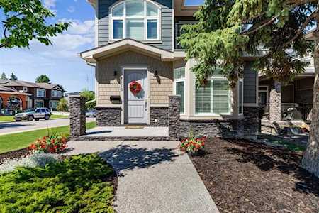 4116 15 Ave SW Calgary, AB T3C 0Y8