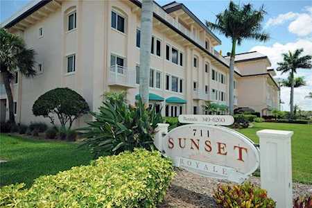 711 Beach Rd #212 Sarasota, FL 34242