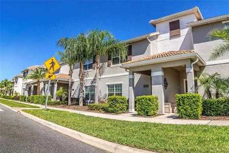 4904 Clock Tower Dr Kissimmee, FL 34746