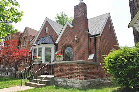 5016 Miami St Louis, MO 63139