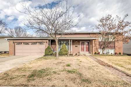 1315 Flamingo Dr Florissant, MO 63031