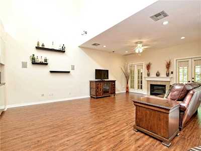 6615 Mesa Hollow DR Austin, TX 78750