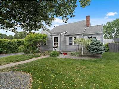 98 Turner Ave Cranston, RI 02920