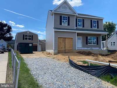 24 Paul Rd New Castle, DE 19720