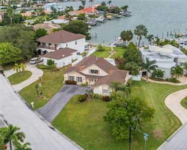 2227 Donato Dr Belleair Beach, FL 33786