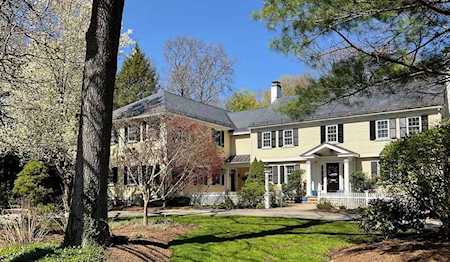 189 Cliff Road Wellesley, MA 02481
