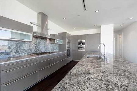 2900 Mckinnon Street #905 Dallas, TX 75201