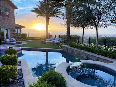 6997 Corte Langosta Carlsbad, CA 92009