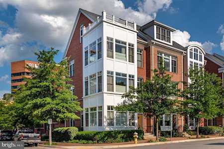 1127 Royal St Alexandria, VA 22314