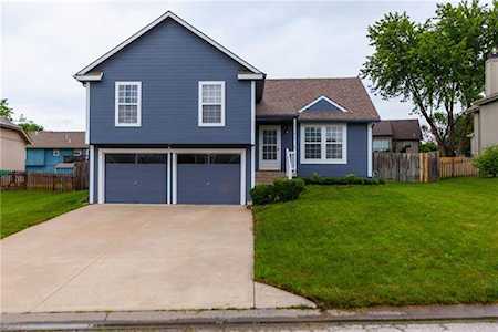 1806 Brent Ln Greenwood, MO 64063