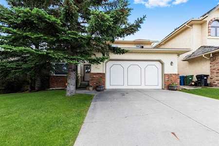 927 Shawnee Dr SW Calgary, AB T2Y 2G8