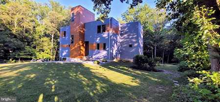 1501 Defense Hwy Gambrills, MD 21054