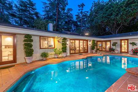 4859 Queen Florence Ln Woodland Hills, CA 91364