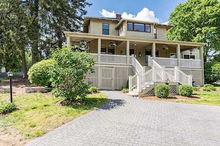 11 Lakeview Ave Middleton, MA 01949