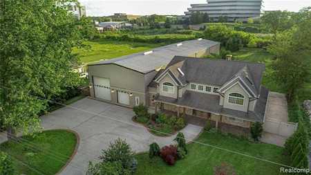 3129 Alpine Rd Troy, MI 48084