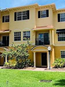 528 Jasmine WAY Clearwater, FL 33756