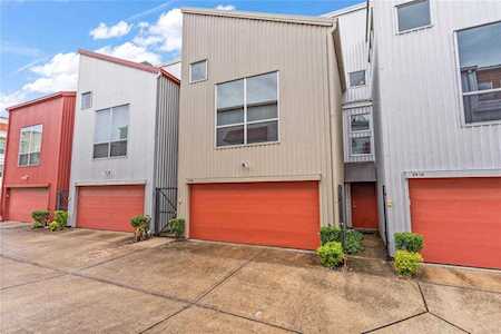 2918 Commerce St Houston, TX 77003
