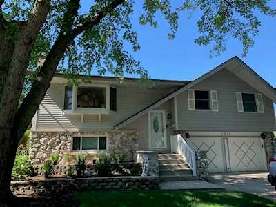 1416 Syracuse Ln Schaumburg, IL 60193
