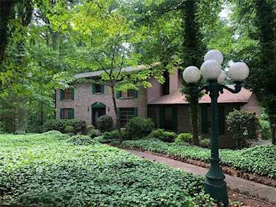 276 Angla Dr SE Smyrna, GA 30082