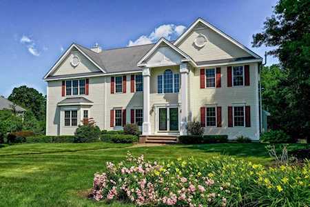 5 Westview Dr Litchfield, NH 03052