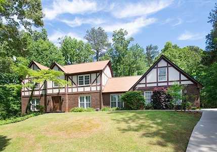 290 Amherst Ct Atlanta, GA 30328