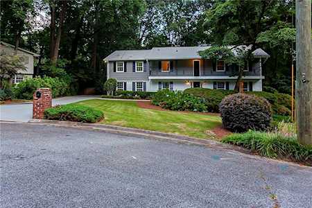 4565 Kings Point Ct Dunwoody, GA 30338
