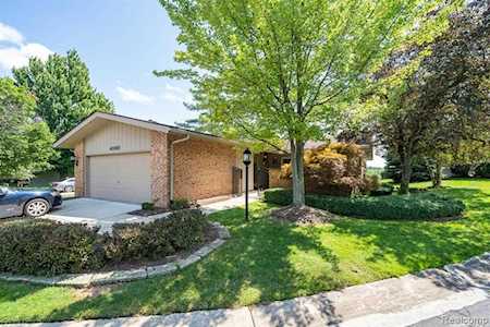 4060 Augusta Ct Bloomfield Twp, MI 48302