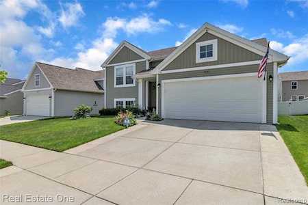 8641 Manistee River Dr Handy Twp, MI 48836