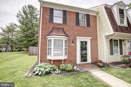 29 Alden Ct Sterling, VA 20165