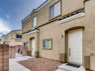 6329 Snap Ridge St #201 North Las Vegas, NV 89081