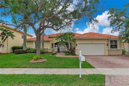 18630 SW 7th St Pembroke Pines, FL 33029