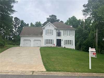 6414 Stanbrough Ln Dallas, GA 30157