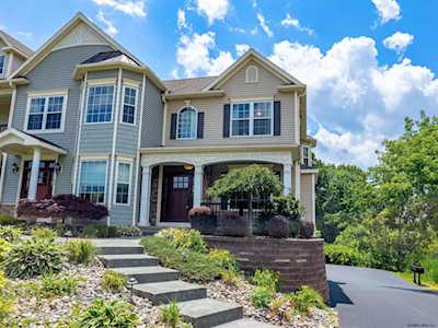 42 Bloomingrove Dr Troy, NY 12180