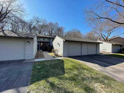 293 W Eagle Lake Drive Maple Grove, MN 55369