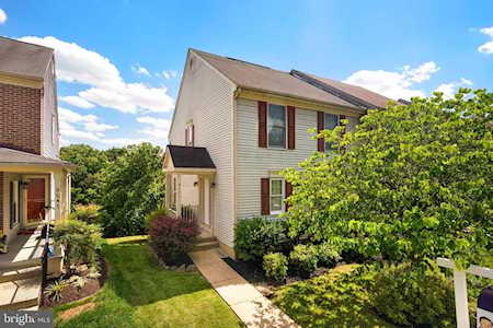 8651 Manahan Dr Ellicott City, MD 21043