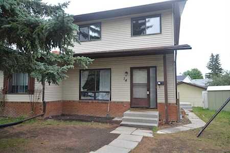 14 Edgedale Ct NW Calgary, AB T3A 2R1