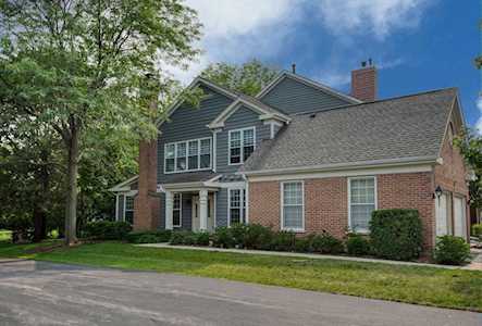 121 Rutgers Ct Glenview, IL 60026