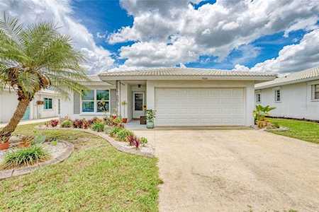 708 Hickory Ln Bradenton, FL 34208