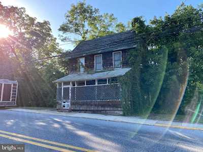 507 & 509 4th St E Laurel, DE 19956