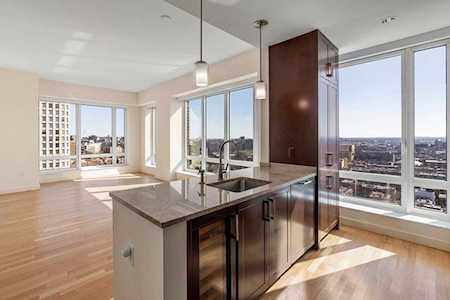 400 Stuart Street #20B Boston, MA 02116