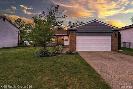 39242 Worchester St Westland, MI 48186