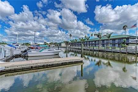 7150 N Tamiami Trl #N-320 Sarasota, FL 34243