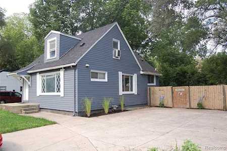 21761 Middlebelt Rd Farmington Hills, MI 48336