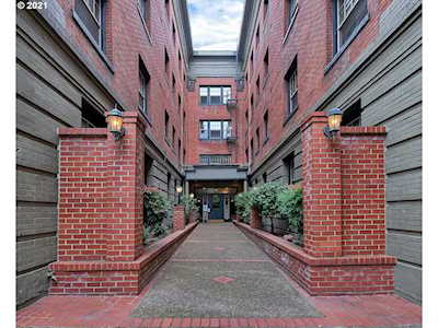2109 NW Irving St #401 Portland, OR 97210