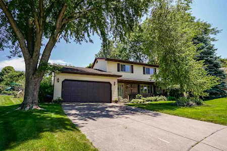 7806 Cobblestone Cir Middleton, WI 53562