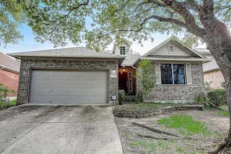 6704 Debcoe DR Austin, TX 78749
