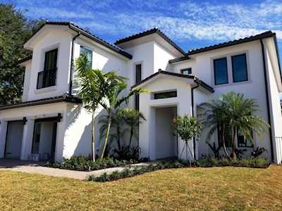 5704 Ashwood Cir Hollywood, FL 33312