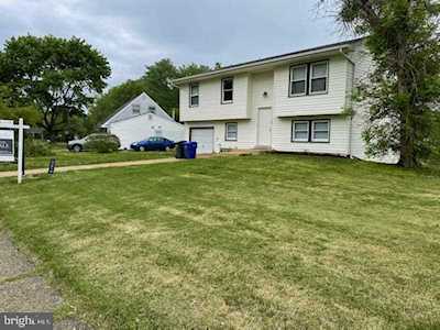105 Sherman Rd Waldorf, MD 20602