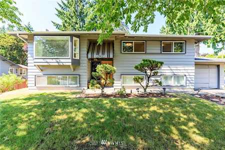 2407 207th Place SW Lynnwood, WA 98036