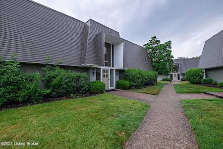 804 La Fontenay Ct Louisville, KY 40223
